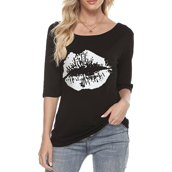 Lip 💋Shoulder off T-shirt - Picture 3 of 4